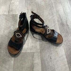 Excellent condition Preloved “reconnect” beaded sandals by Naturalizer